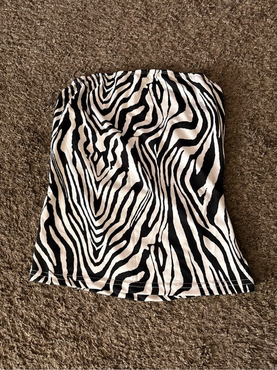 SHEIN Tops - SHEIN Black and White Zebra Print Strapless Tube Top